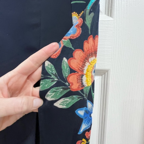 Knee length dress with sheer printed covering - Picture 5 of 7